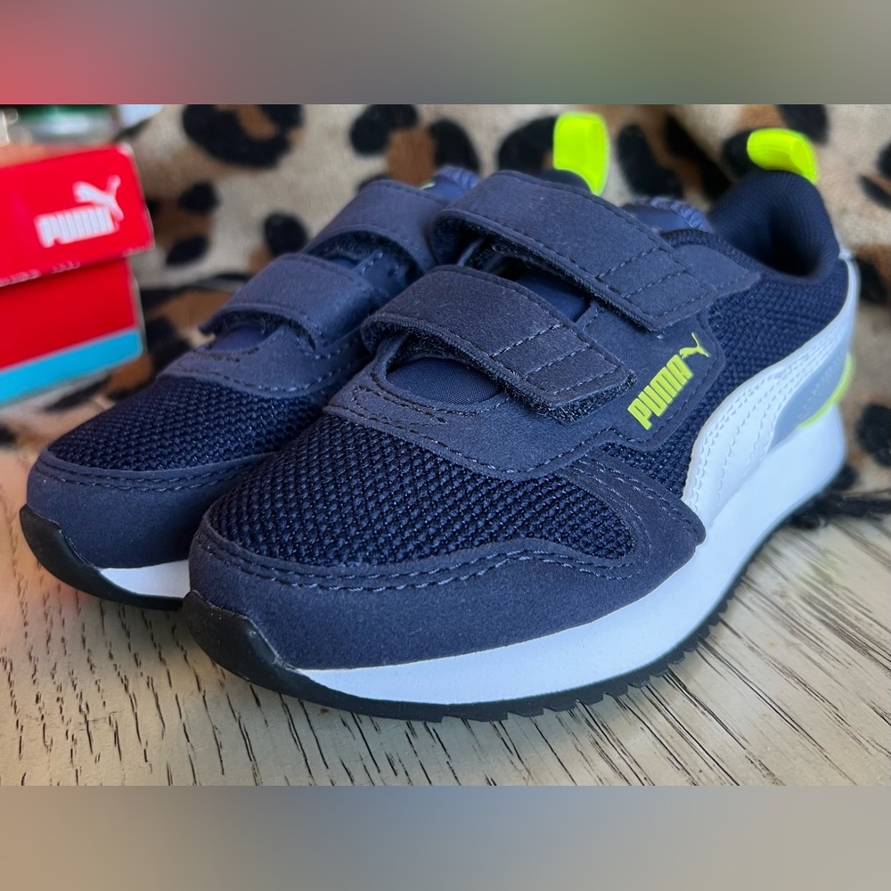 Kids NWT Navy Blue, White and Neon Green Velcro Puma Sneakers
